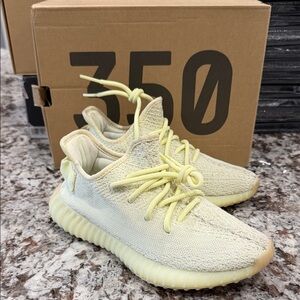 Yeezy Sneakers - Soft Yellow (butter)